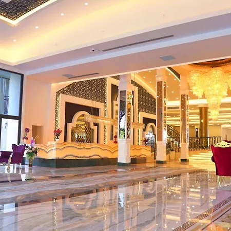 Отель Dream World Palace 5*