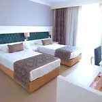 Dream World Palace فندق Colakli
