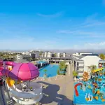 فندق Dream World Palace 5*