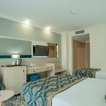 فندق Dream World Palace 5*