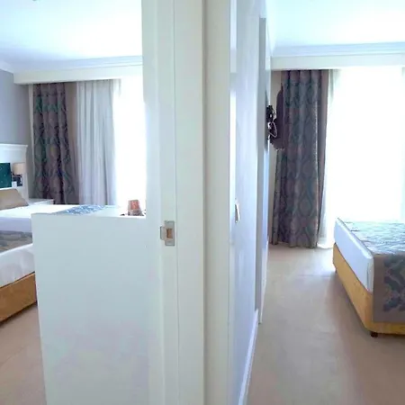 Hotel Dream World Palace 5*