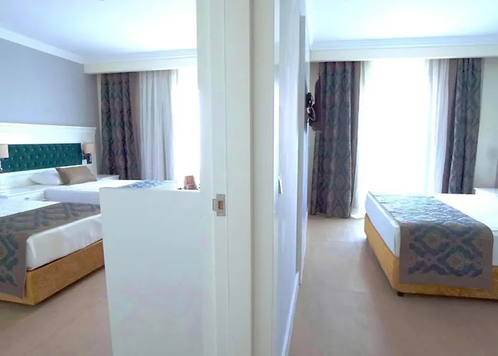 Hotel Dream World Palace 5*